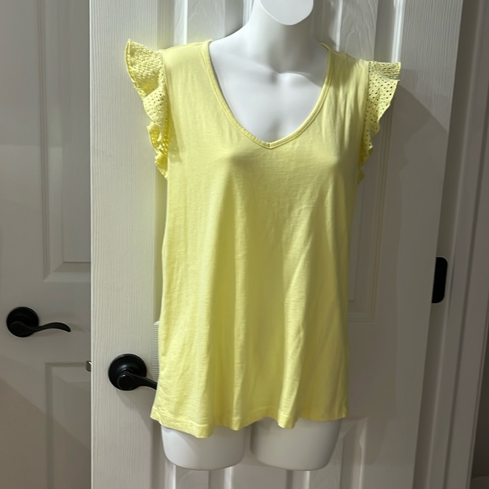 Women’s T-shirt size small